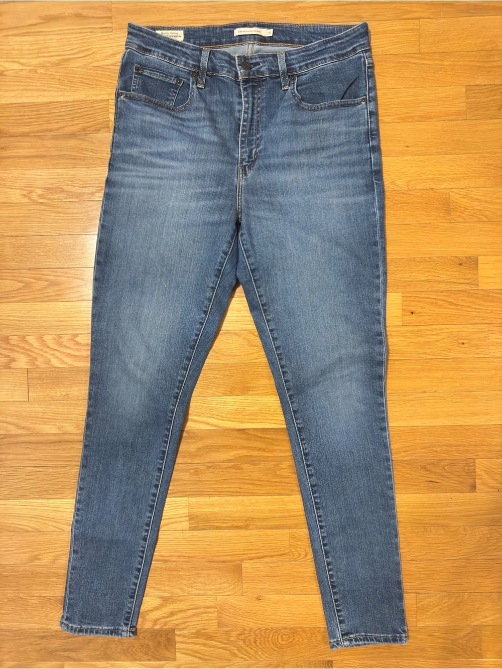 Levi's 721 Women's High Rise Skinny Stretch 5-Pocket Blue Jeans. EUC. 31x30.